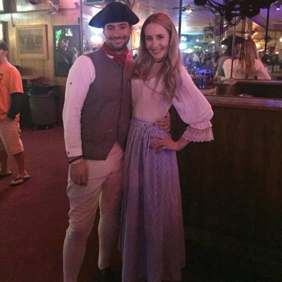 Meet your Posher, Jenn - Picture 1 of 1